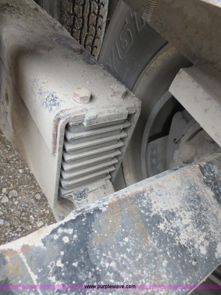 image for item F6708 2000 Ottawa CY50T terminal tractor