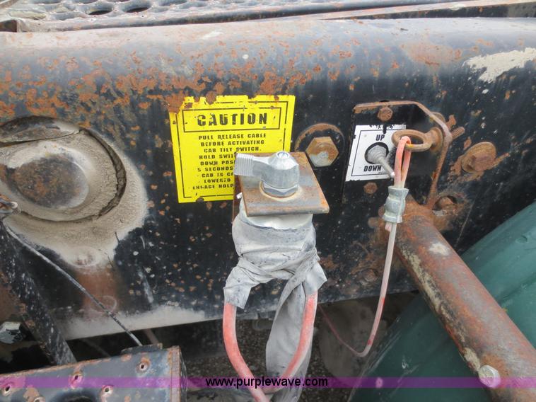 image for item F6708 2000 Ottawa CY50T terminal tractor