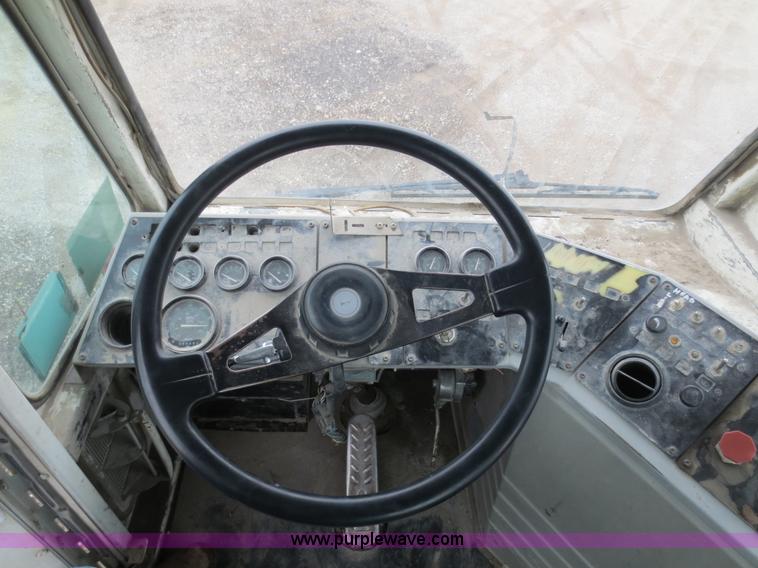 image for item F6708 2000 Ottawa CY50T terminal tractor