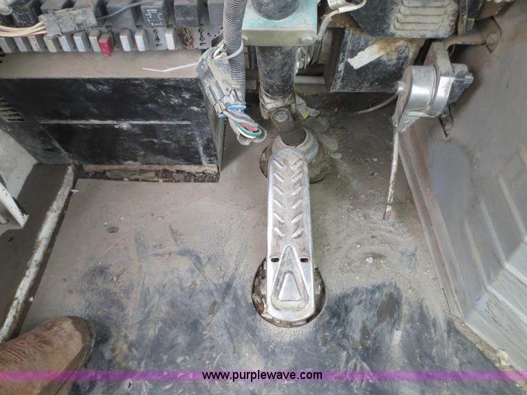 image for item F6708 2000 Ottawa CY50T terminal tractor