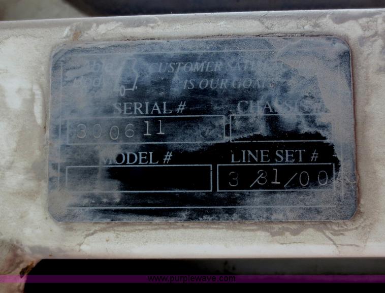 image for item F6708 2000 Ottawa CY50T terminal tractor