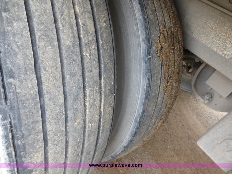 image for item F6709 1996 Monon MP3-32-A2-53W 53' dry van trailer