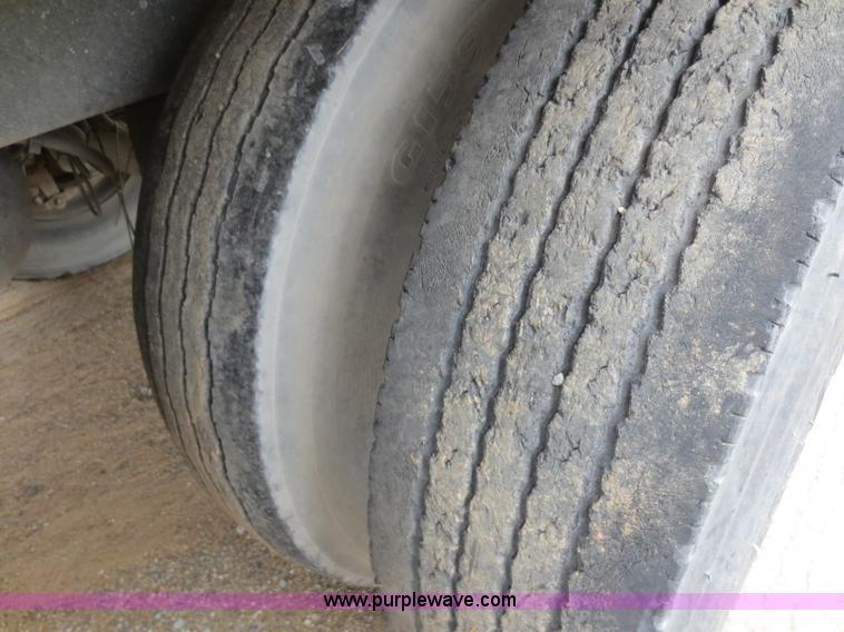 image for item F6709 1996 Monon MP3-32-A2-53W 53' dry van trailer