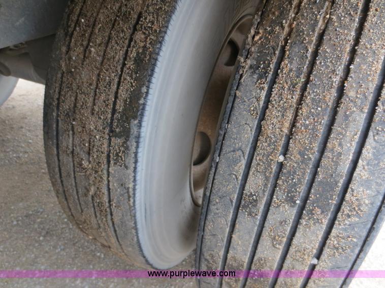 image for item F6710 1996 Monon MP3-32-A2-53W 53' dry van trailer