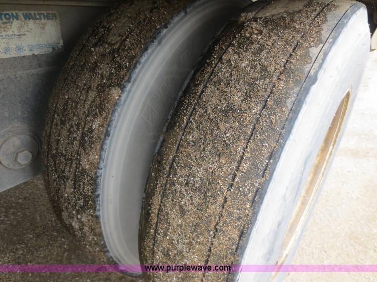 image for item F6711 1996 Monon MP3-32-A2-53W 53' dry van trailer