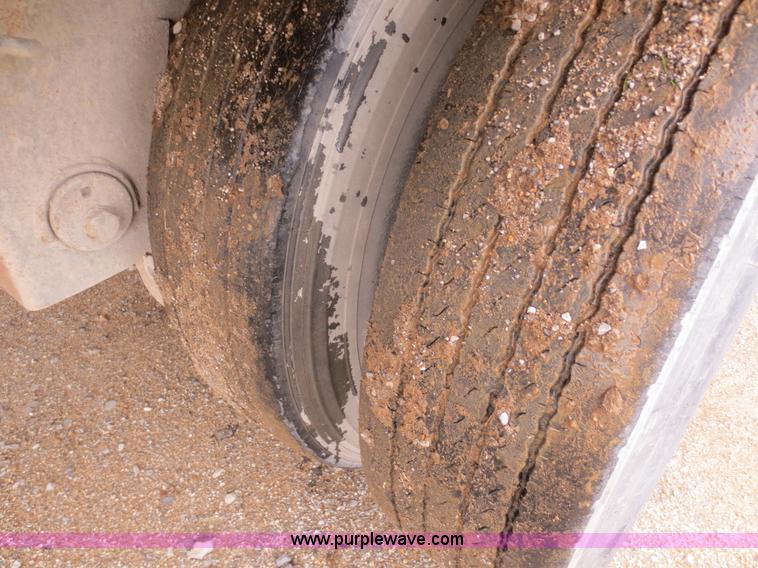 image for item F6712 1996 Monon MP3-32-A2-53W 53' dry van trailer