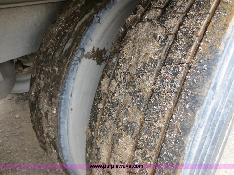 image for item F6712 1996 Monon MP3-32-A2-53W 53' dry van trailer