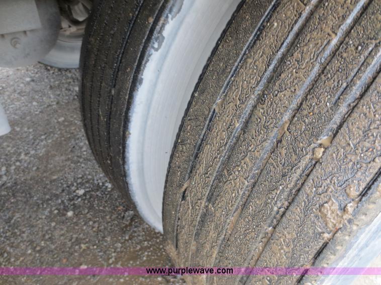 image for item F6715 1996 Monon MP3-32-A2-53W 53' dry van trailer