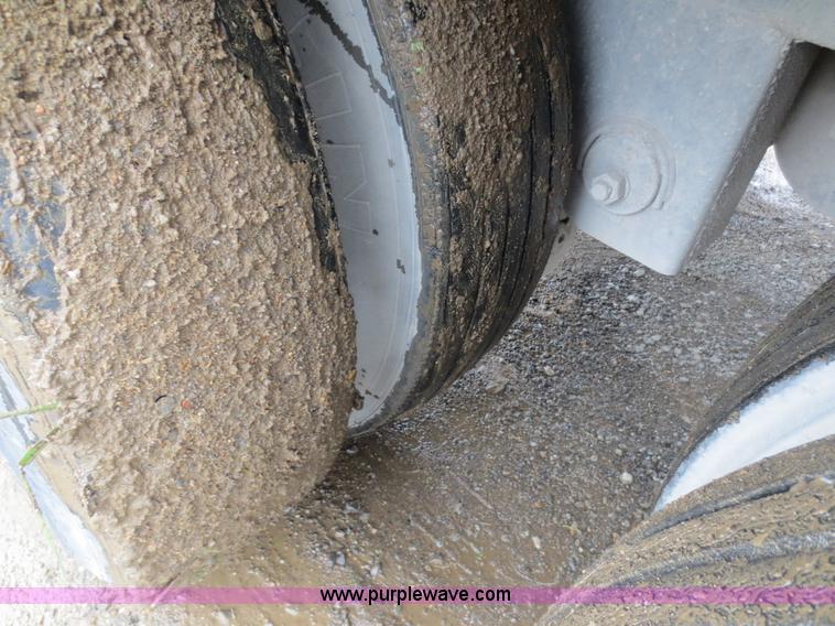 image for item F6715 1996 Monon MP3-32-A2-53W 53' dry van trailer