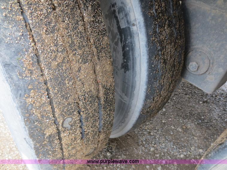 image for item F6716 1996 Monon MP3-32-A2-53W 53' dry van trailer