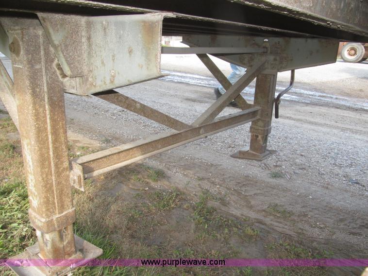 image for item F7156 1996 Fruehauf FBHLP-9-1.5-NT2-53W 53' dry van trailer