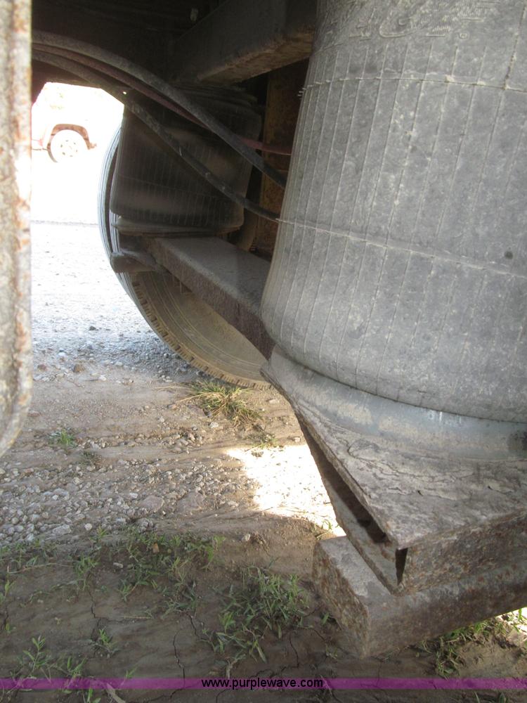 image for item F7156 1996 Fruehauf FBHLP-9-1.5-NT2-53W 53' dry van trailer