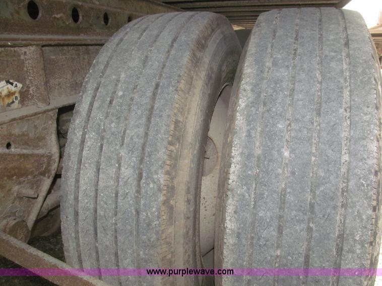 image for item F7156 1996 Fruehauf FBHLP-9-1.5-NT2-53W 53' dry van trailer