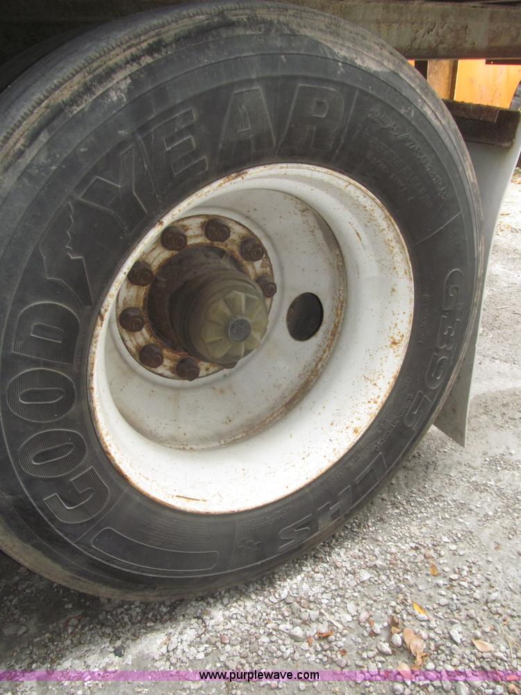 image for item F7156 1996 Fruehauf FBHLP-9-1.5-NT2-53W 53' dry van trailer