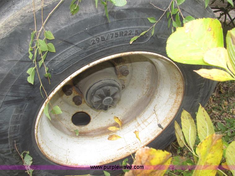 image for item F7156 1996 Fruehauf FBHLP-9-1.5-NT2-53W 53' dry van trailer