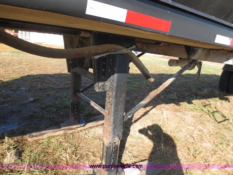 image for item F8016 1982 M.d. 140 barrel vacuum trailer