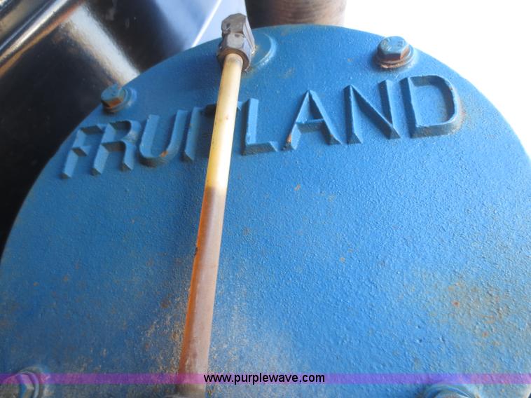 image for item F8016 1982 M.d. 140 barrel vacuum trailer