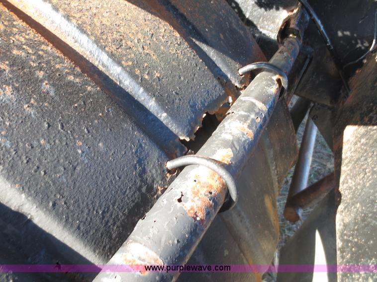 image for item F8016 1982 M.d. 140 barrel vacuum trailer