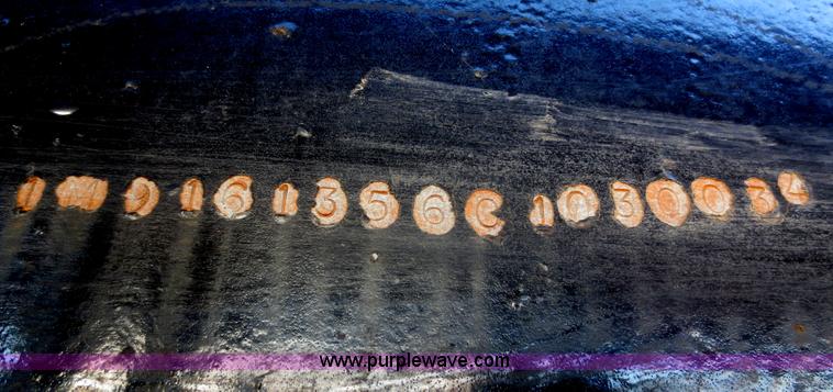 image for item F8016 1982 M.d. 140 barrel vacuum trailer