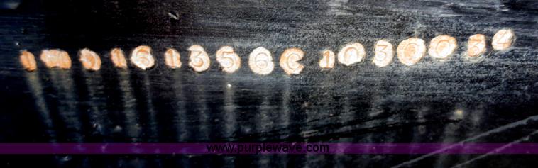 image for item F8016 1982 M.d. 140 barrel vacuum trailer