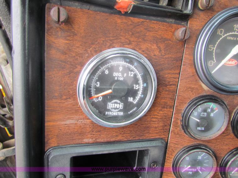 image for item G4336 1989 Peterbilt 379 semi truck