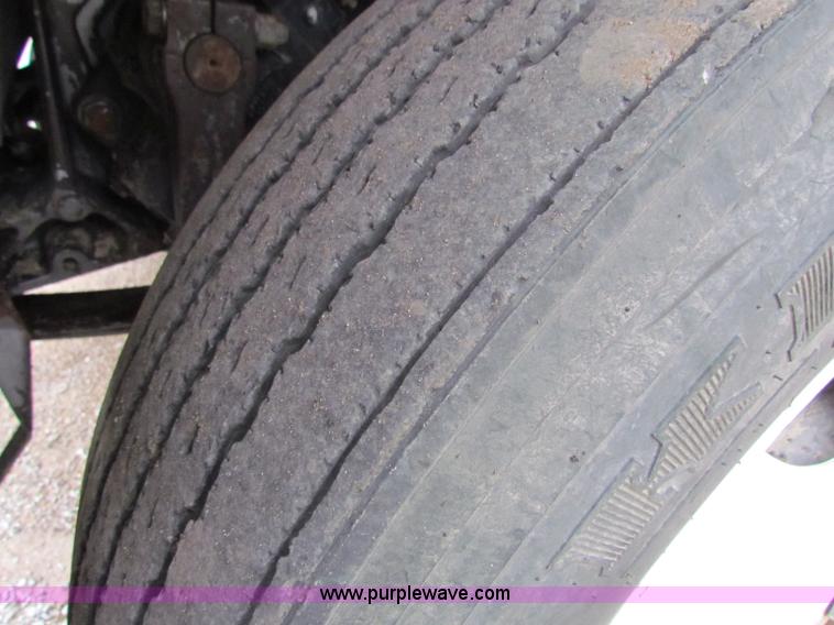 image for item G4336 1989 Peterbilt 379 semi truck