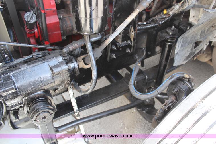 image for item H6766 2002 International 9200i semi truck