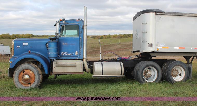 image for item H6903 1979 Kenworth W900A semi truck