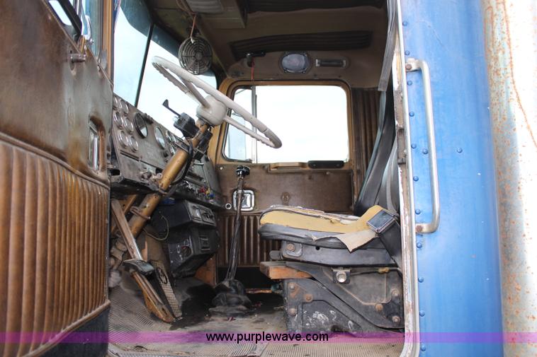 image for item H6903 1979 Kenworth W900A semi truck