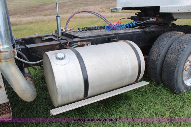 image for item H6903 1979 Kenworth W900A semi truck