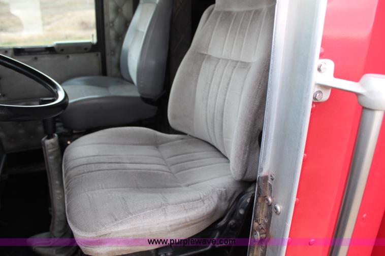 image for item H6904 1991 Kenworth W900B semi truck