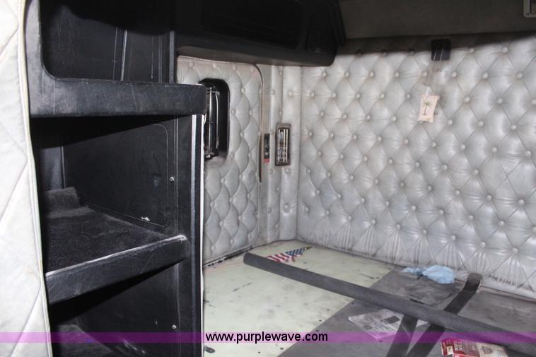 image for item H6904 1991 Kenworth W900B semi truck