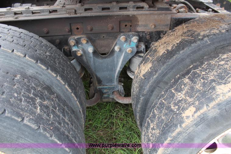 image for item H6904 1991 Kenworth W900B semi truck