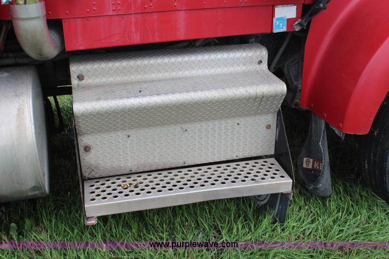 image for item H6904 1991 Kenworth W900B semi truck