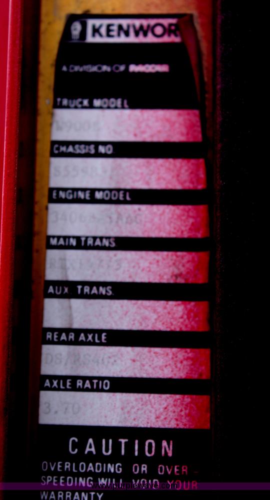 image for item H6904 1991 Kenworth W900B semi truck