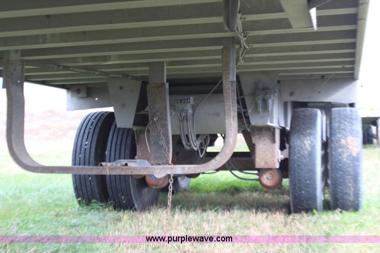 image for item H6905 2001 Travis end dump trailer