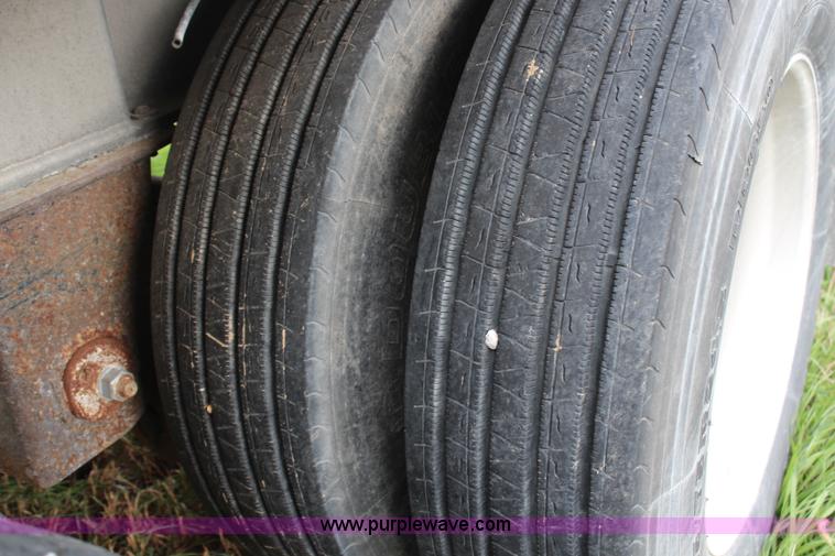 image for item H6905 2001 Travis end dump trailer