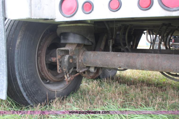 image for item H6905 2001 Travis end dump trailer