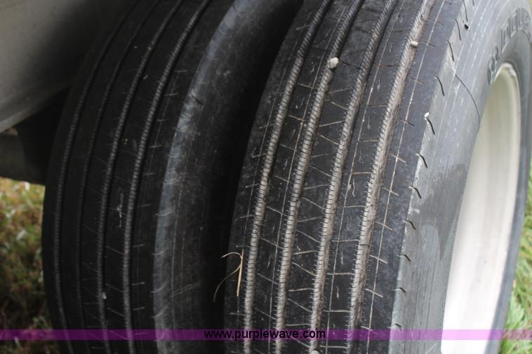 image for item H6905 2001 Travis end dump trailer