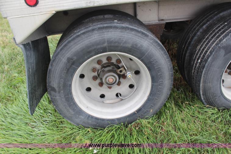 image for item H6905 2001 Travis end dump trailer