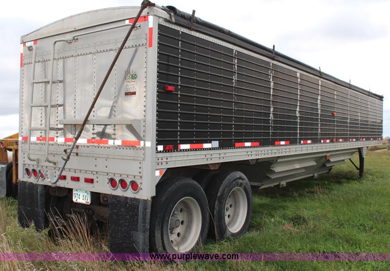 image for item H6907 1988 Timpte grain trailer
