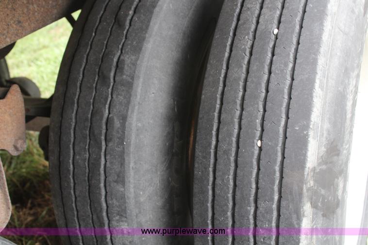 image for item H6907 1988 Timpte grain trailer