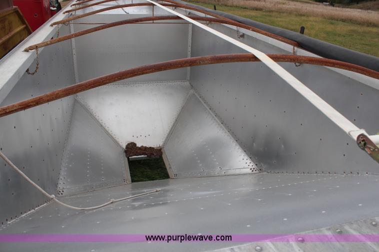 image for item H6907 1988 Timpte grain trailer