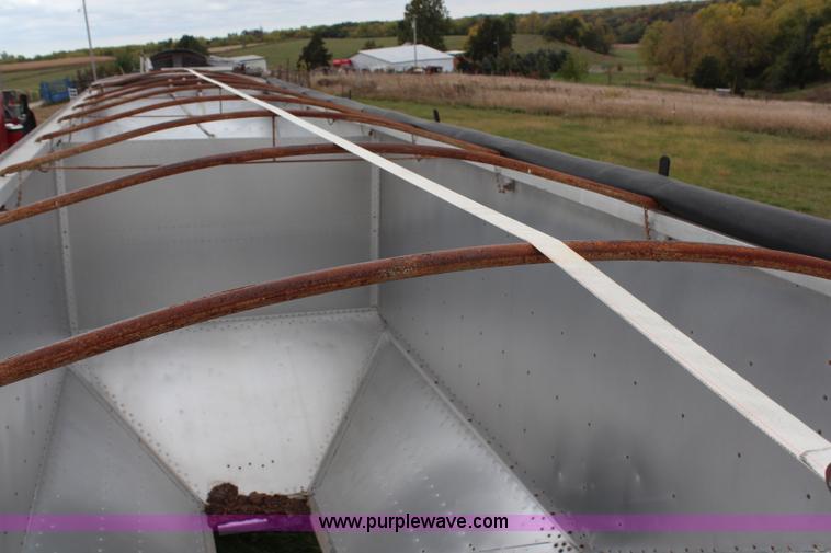 image for item H6907 1988 Timpte grain trailer