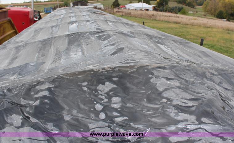 image for item H6907 1988 Timpte grain trailer