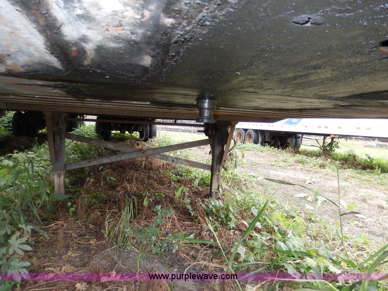 image for item I4275 1997 Utility 53' dry van trailer