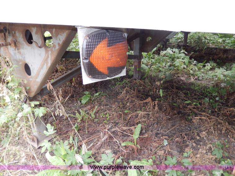 image for item I4275 1997 Utility 53' dry van trailer