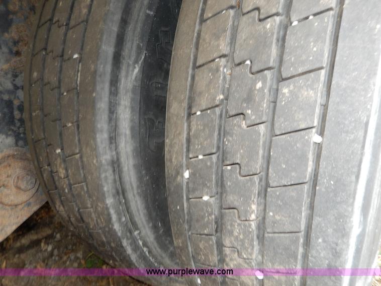 image for item I4275 1997 Utility 53' dry van trailer