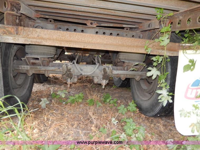 image for item I4275 1997 Utility 53' dry van trailer