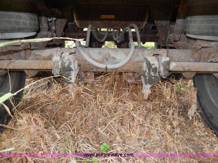 image for item I4277 1997 Utility 53' dry van trailer